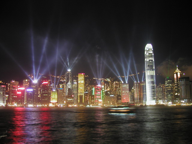 【香港旅遊】幻彩詠香江與閃耀維港光雕秀：戶外超大型免費華麗燈光秀 3279