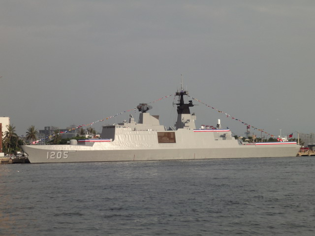 【海軍艦艇】康定級巡防艦 (拉法葉級) 昆明艦 1205：2010高雄海洋博覽會 703 @貓大爺