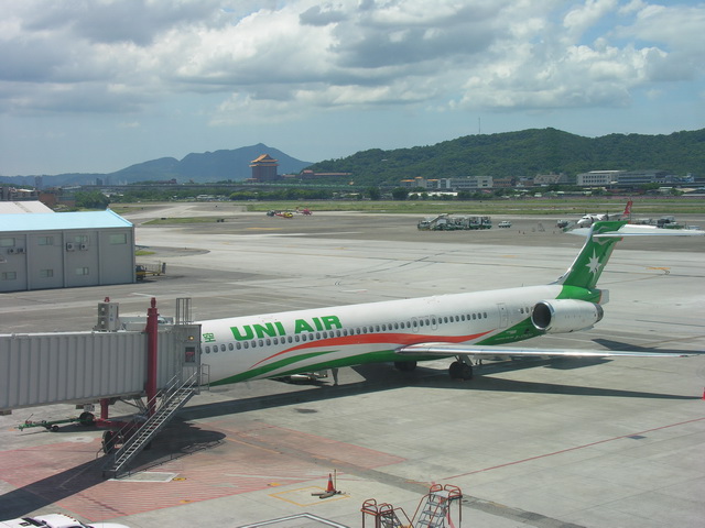 【台北市旅遊】松山機場觀景台：航空迷不會去的地方，失敗的設計案例 1174 @貓大爺