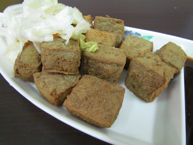 【台北公館站美食】一吃獨秀臭豆腐：獨特綠色臭豆腐與人情味 1262 (停業) @貓大爺