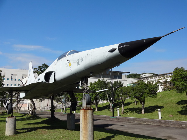 【軍事博物館】國防醫學院中的 F-5E 戰鬥機與 M48 戰車 1294 @貓大爺