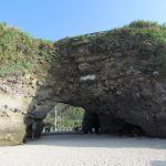 今日熱門文章：【新北石門旅遊】石門洞：北海岸天然海蝕洞與貝殼砂灘 1398