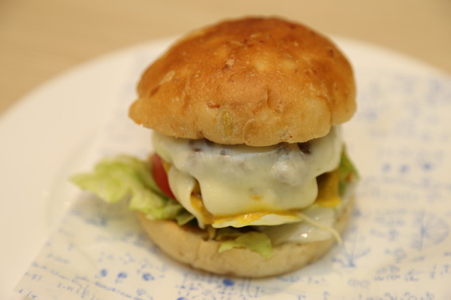 【台北車站美食】天成飯店 Burger Lab 漢堡店：美味創新漢堡套餐 2839 (停業) @貓大爺