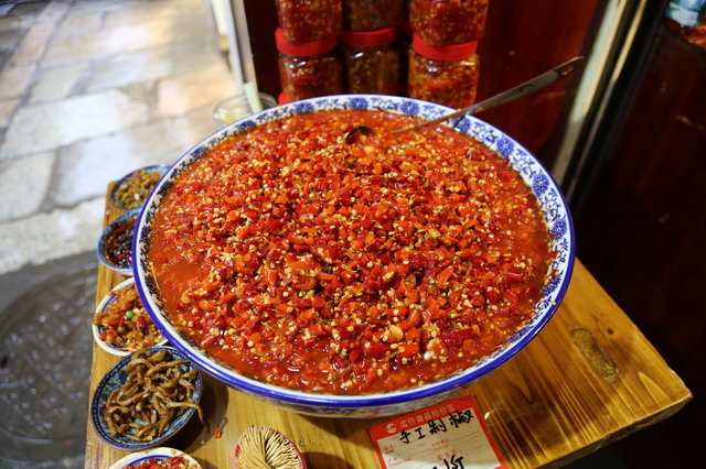 【中國廣西桂林旅遊】桂林必吃美食大集合：桂林米粉、芋頭與啤酒魚 3310