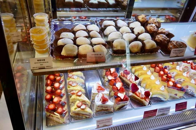 【信義安和站美食】法朋烘焙甜點坊 Le Ruban Pâtisserie：甜點界的香奈兒，蛋黃酥絕贊，少女心法式甜點，還有必吃草莓大福 4649 (推薦)