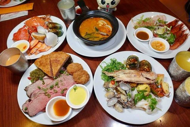 【市政府站美食】泰市場海鮮自助餐廳 Spice Market：泰國菜主題吃到飽自助餐，想念泰國的好地方 4492 @貓大爺