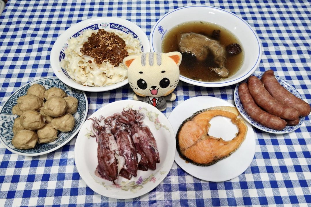 【冷凍食品】基隆阿里棒棒：飛魚卵香腸與新鮮海產冷凍食品 4597 @貓大爺