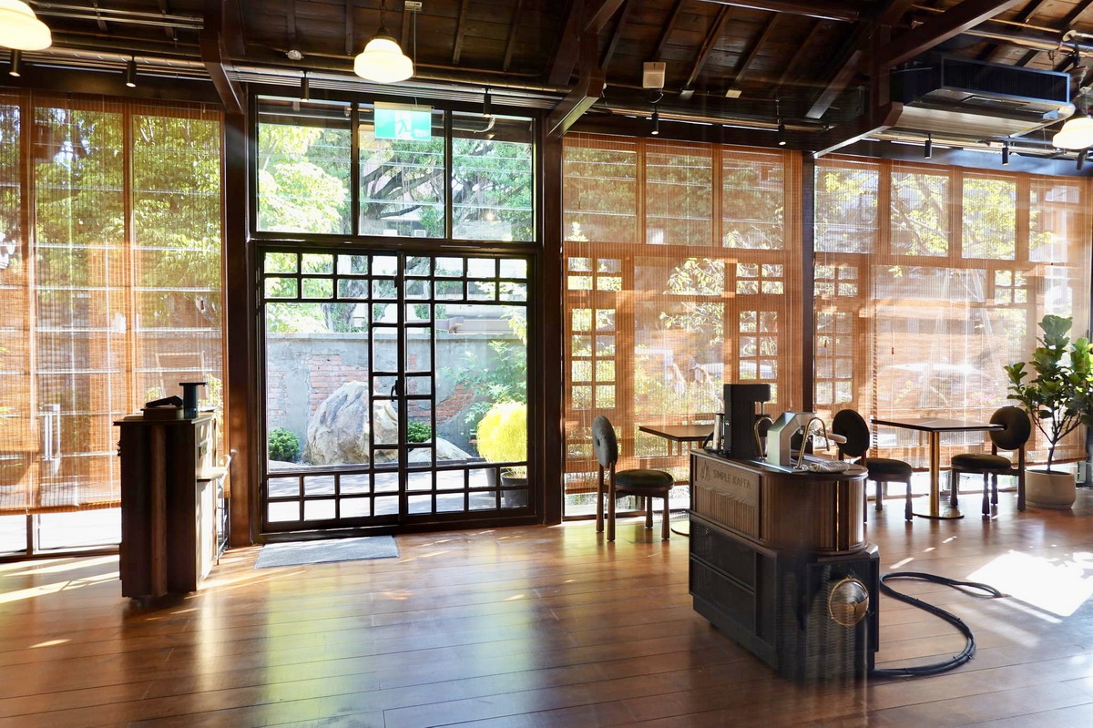 【東門站美食】在京都風味的建築裡來一杯世界第一的咖啡吧！最貴一杯咖啡4200元！興波咖啡超級棧Super Kiosk及Simple Kaffa The Coffee One：榕錦時光生活園區必喝咖啡 5269