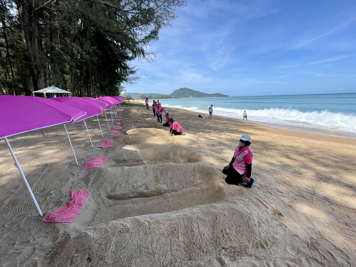 【泰國普吉島旅遊】全部抬去埋了！入土為安！普吉島邁考海灘特色沙浴體驗 Mai Khao Beach’s Sand Spa 2023：奇妙的沙浴、海灘跑道頭看飛機降落、還可享用當地美食 5723